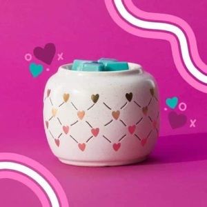 Scentsy Heart Pattern Warmer - White and Pink